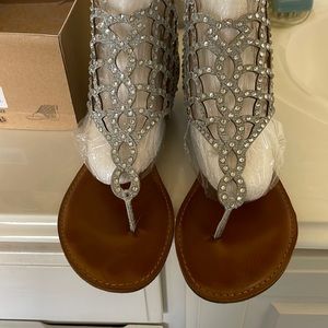 Melaa Diamond crested thong sandal